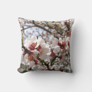 Coussin à fleurs d'arbre rose clair