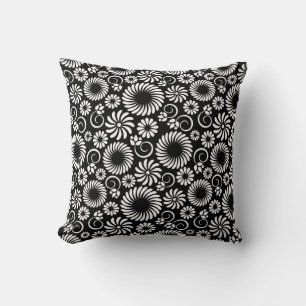 Coussin à fleurs noir et blanc