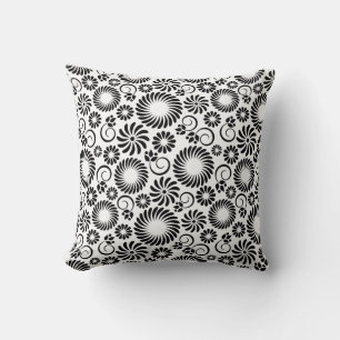 Coussin à fleurs noir et blanc