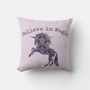 Coussin à jeter Licorne Magique