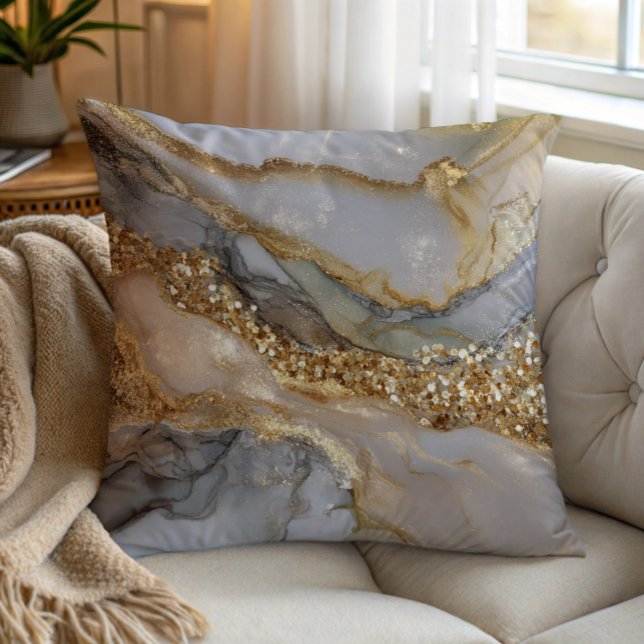 Coussin A luxurious gold and white marble background (Créateur téléchargé)
