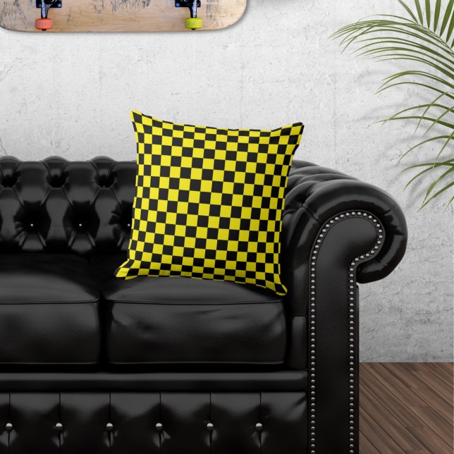 Coussin à motifs à carreaux noir et jaune (Créateur téléchargé)