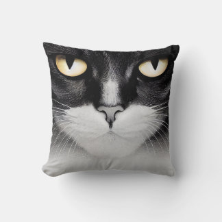 Coussin à visage de chat noir et blanc avec concep