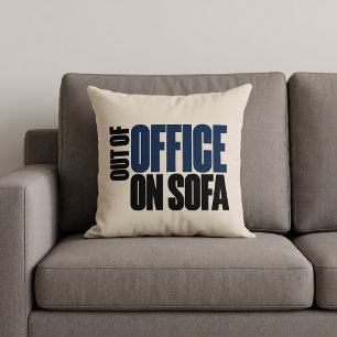 Coussin Absent du bureau sur le canapé