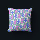 Coussin Abstrait Matisse Inspiré Plante feuille À damiers<br><div class="desc">Le design d'art d'impression de feuilles de Matisse,  avec des chèques verts avec des feuilles plantes coupées en bleu et rose. à damiers tirage feuille rose et bleu. Tableau de contrôle déformé design abstrait plante feuille.</div>