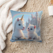 Coussin adorable chaton blanc et bébé licorne (Couverture)
