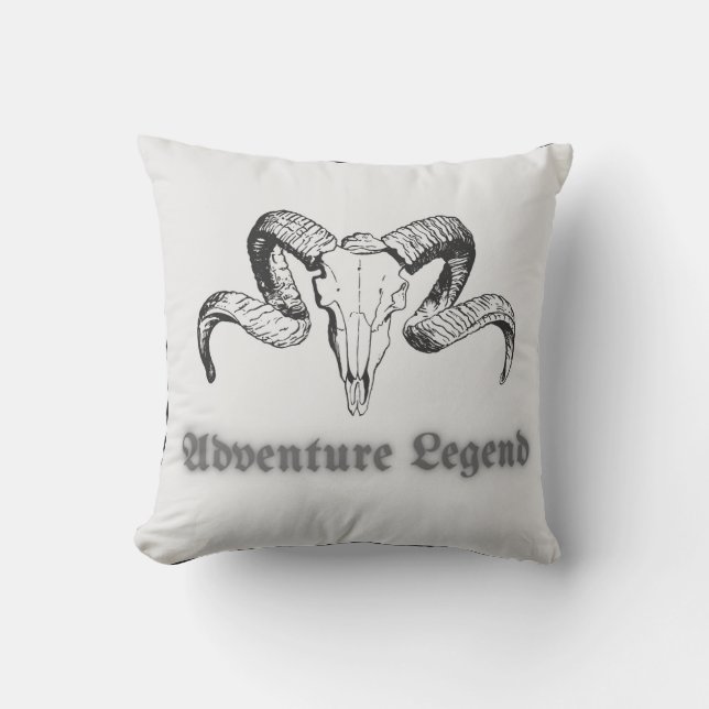 Coussin Adventure Legend – Ram Skull Gothic Emblem (Recto)