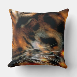 Coussin Affiche de faune en gros plan sur l'oeil de tigre
