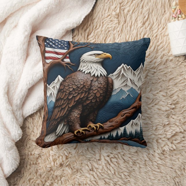 Coussin Aigle majestueux perché sur une branche dans les m (Couverture)