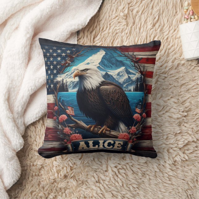Coussin Aigle majestueux surplombant les montagnes et drap (Couverture)