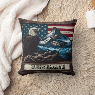 Coussin Aigle perché devant la montagne et drapeau arrière