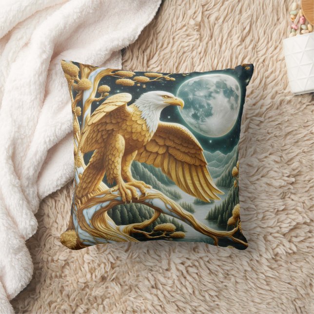 Coussin Aigle perché sur la branche sous plein clair de lu (Couverture)