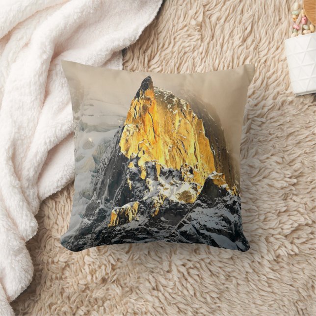 Coussin Aiguille des Deux Aigles lever de soleil, Chamonix (Couverture)
