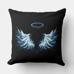 Coussin Ailes d'ange lumineuses bleues sur fond noir