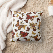 Coussin Ailes Murmurantes – Papillons sur Fond Blanc (Couverture)