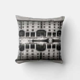 Coussin Albert Dock Liverpool