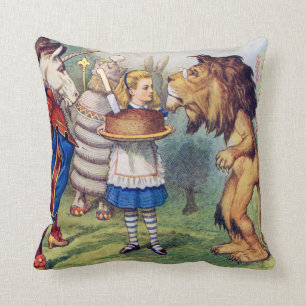Coussin Alice, le lion et la licorne au pays des