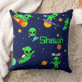 Coussin Aliens mignons personnalisés dans l'espace (Couverture)