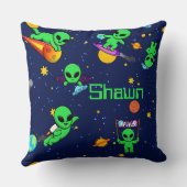 Coussin Aliens mignons personnalisés dans l'espace (Verso)