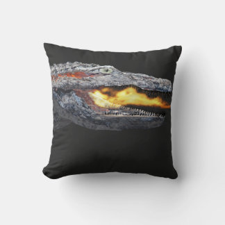 Coussin Alligator cracheur de feu