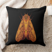 Coussin Amber Moth – Surreal Nature Form (Couverture)