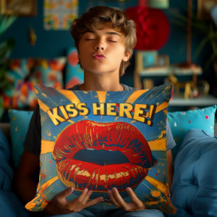 Coussin Amusant Retro Pop Art 'Kiss Here!'