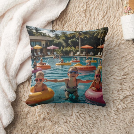 Coussin Amusement à la piscine (Couverture)
