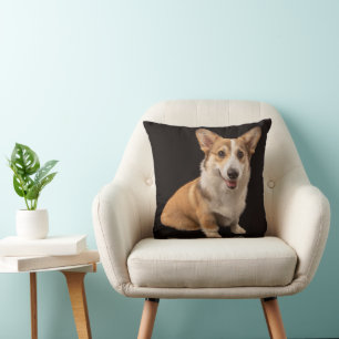Coussin Animaux de bébés cutest Corgi Portrait sur Noir