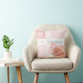 Coussin Annonce de naissance de bébé au vichy rose (Chaise)