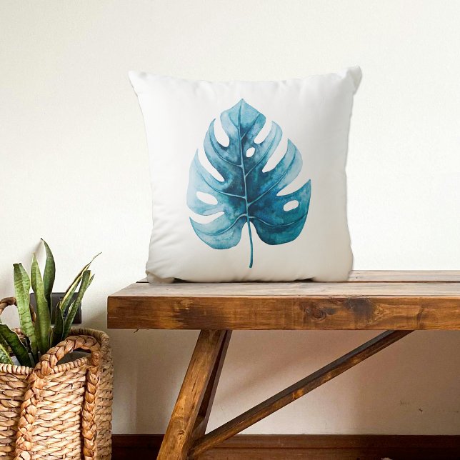 Coussin Aquarelle moderne Tropical Blue Monstera Leaf (Créateur téléchargé)