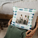 Coussin Aquarelle moderne vert pinceau | Photo<br><div class="desc">Les coussins font des cadeaux réfléchis et pratiques, offrant confort et détente au destinataire. Voici une description du coussin comme cadeau : Offrez le cadeau du confort et de la relaxation avec ces coussins luxueux. Conçus avec les meilleurs matériaux, ces coussins sont conçus pour offrir une expérience de sommeil heureuse...</div>