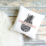 Coussin Aquarelle rose et gris ananas | Votre nom<br><div class="desc">Aquarelle rose et gris ananas | Votre nom</div>