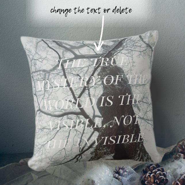 Coussin Arbre ancien dans une forêt humide (Créateur téléchargé)