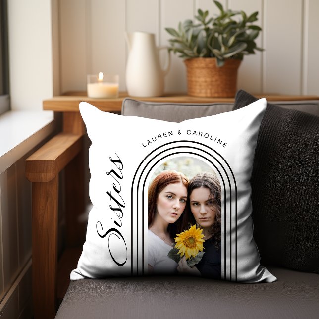 Coussin Arche photo minimaliste moderne (Personalize with your photo and names for a thoughtful gift.)