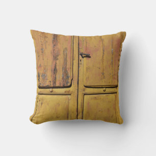 Coussin Armoire en bois marron fermé