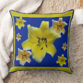 Coussin Art de photo macro de fleur de lys jaune minimalis (Couverture)