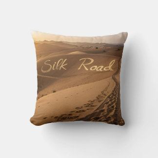 Coussin Art typographique du paysage désertique de la Rout