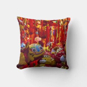 Coussin Articles colorés en vente dans une boutique à Hong