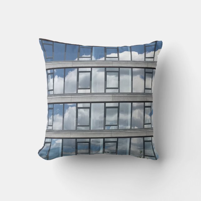 Coussin aux nuages réfléchis par Tony Cimino (Recto)