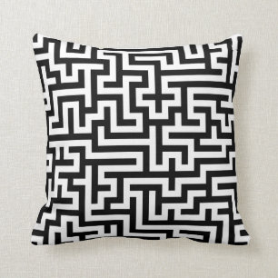 Coussin avec le motif noir de labyrinthe