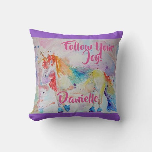 Coussin avec le nom de l'enfant Licorne Arc-en-cie (Recto)