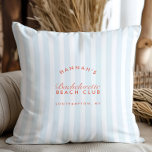 Coussin Bachelorette moderne Vintage Bleu<br><div class="desc">Ajoutez une touche de charme rétro à votre fête de bachelorette avec l'oreiller à lancer Retro Modern Vintage Blue personnalisable. Le texte entier de ce modèle est modifiable, vous permettant de l'adapter au style et au thème uniques de votre célébration. Conçu pour compléter la collection "Retro Modern Blue & Red...</div>