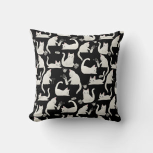 Coussin Bad Cats Knocking Stuff Over, White Cats on Black