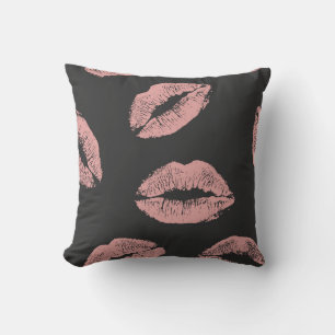 Coussin Baisers aux lèvres roses, motif de la Saint Valent