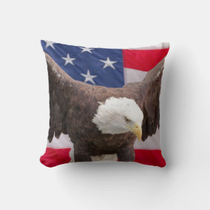Coussin Bald Eagle avec l'American Flag Puzzle