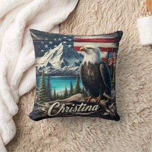 Coussin Bald Eagle Perché Au Milieu Du Paysage Montagneux