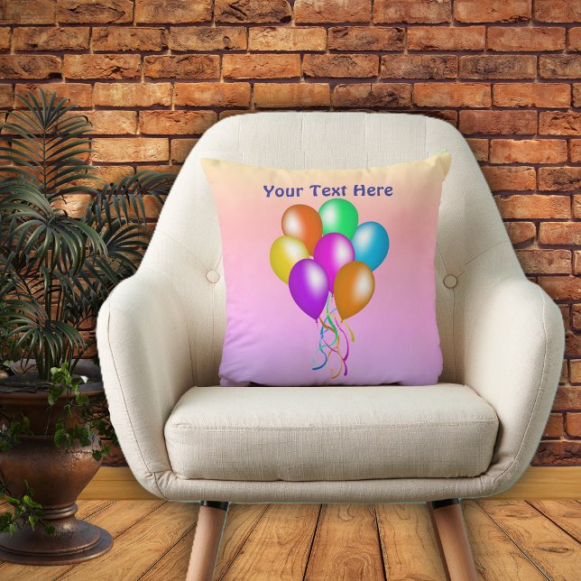 Coussin Ballons Festifs Lumineux avec Rubans sur Pastels (Bright multiple coloured balloons ribbons on pastel yellow, pink, purple decorative throw pillow.)