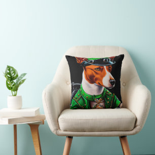 Coussin Basenji Chien conduisant vélo St. Patrick's Day