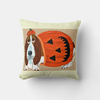 Coussin Basset Hound en costume de citrouille de Halloween