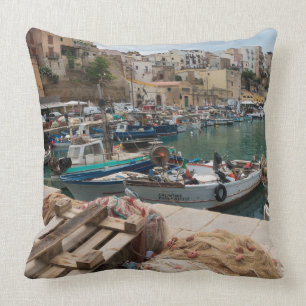 Coussin Bateaux de pêche dans le port de Castellammare de